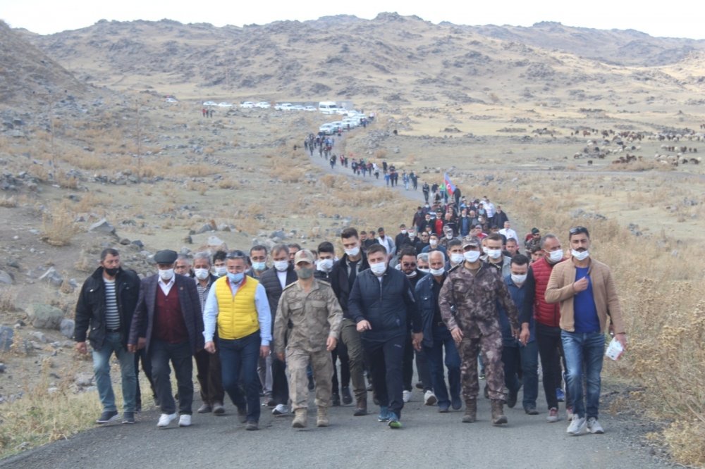 “Azərbaycan, yanındayıq!” şüarı ilə Ağrı dağının zirvəsinə yürüş təşkil edilib