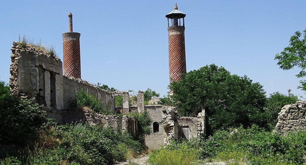 Erməni vandalizmi nəticəsində 63 məscid tamamilə dağıdılıb