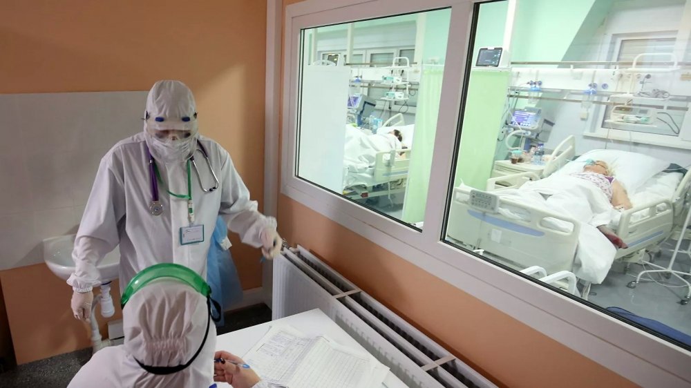 Rusiyada koronavirusa gündəlik yoluxma sayı ilk dəfə 27 min nəfəri ötüb