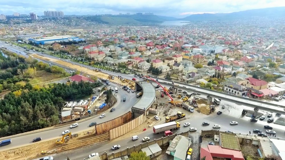 “Sulutəpə dairəsi”ndə yeni yol qovşağının inşası tamamlanır  FOTO