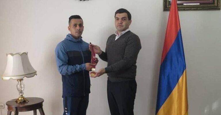 İranlı idmançı qızıl medalını erməni ailəsinə bağışladı - FOTO