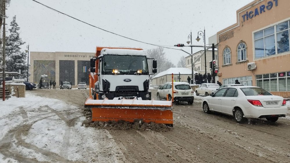 Şamaxının şimal dağlıq ərazilərində qarın hündürlüyü 15-17 santimetrə çatıb FOTO