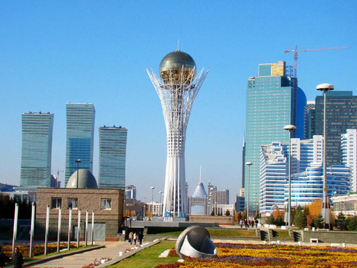 Qazaxıstan latın hərflərinə keçdi - FOTO