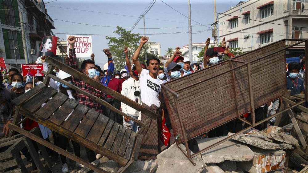 Myanmada “ən qanlı gün”: toqquşmalarda 38 nəfər həlak olub