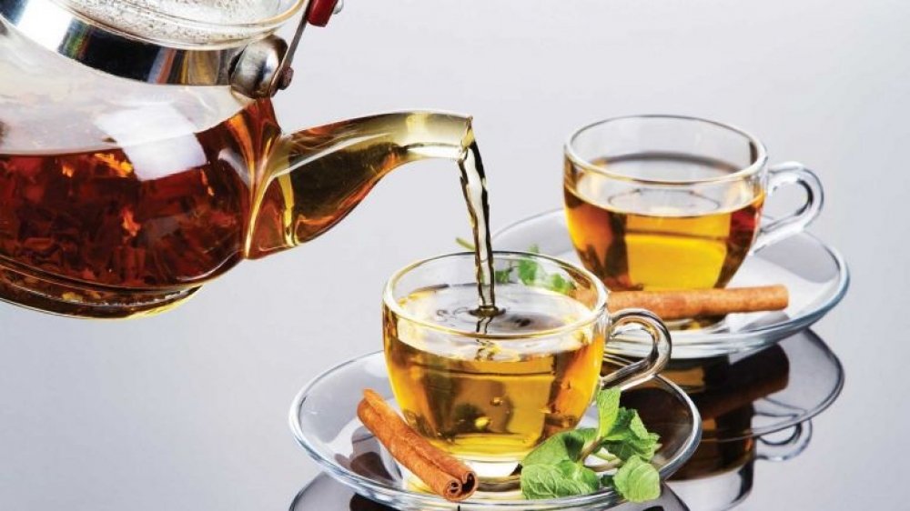 Mədə turşuluğu zamanı hil çayı içmək faydalıdır