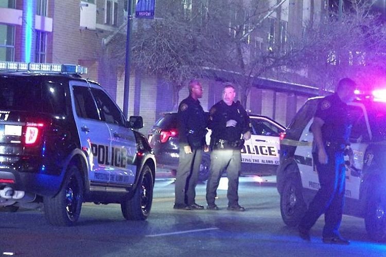ABŞ-da atışma zamanı biri polis olmaqla 6 nəfər öldürülüb