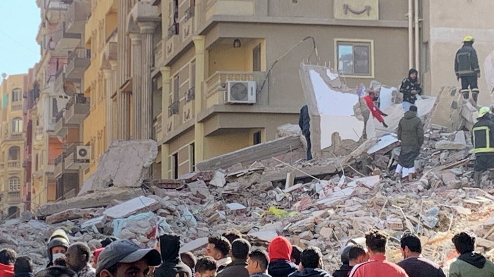 Qahirədə yaşayış binasının çökməsi nəticəsində ölənlərin sayı 25-ə çatıb