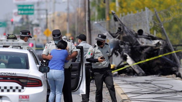 Meksikada helikopter magistral yola düşüb alovlandı