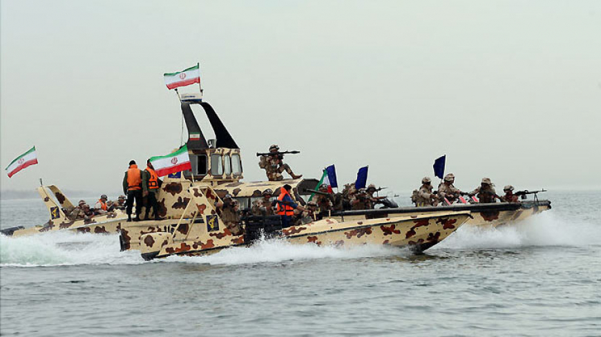 Oman dənizində ABŞ-la İran hərbçiləri arasında neft tankerinə görə qarşıdurma