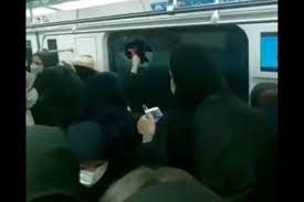 İran metrosunda boğulan insanlar qatarın şüşələrini qırdılar