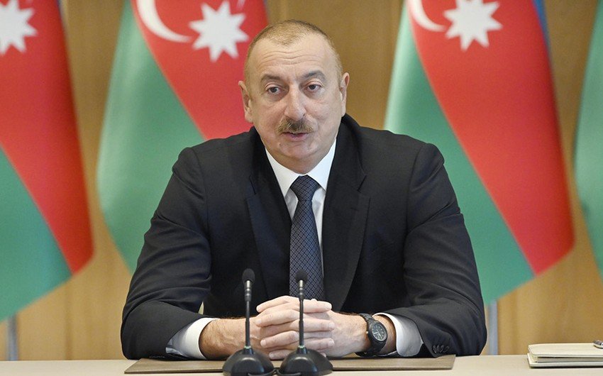 Prezident Aşqabadda İƏT-in XV Zirvə toplantısında iştirak edir