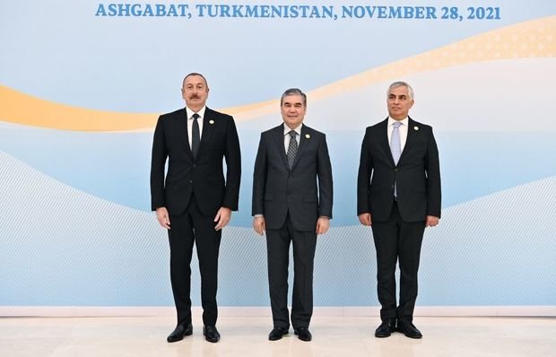 Aşqabadda İƏT-in XV Zirvə Toplantısı öz işinə başlayıb, Azərbaycan Prezidenti toplantıda iştirak edir