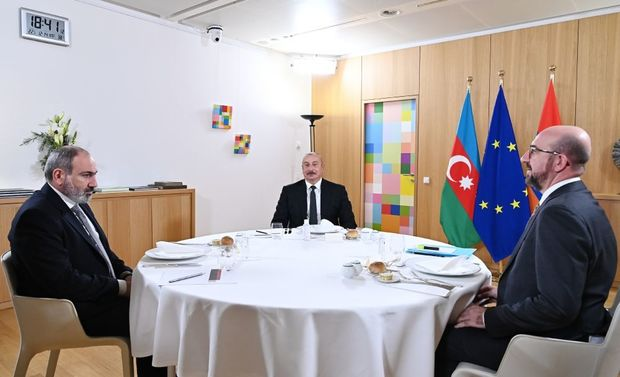 Brüsseldə Azərbaycan, Ermənistan və Aİ Şurası liderlərinin görüşü keçirilir
