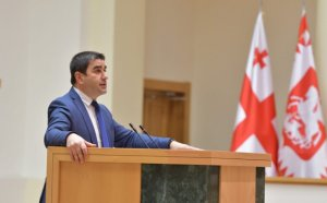 Papuaşvili Gürcüstan parlamentinin sədri seçildi