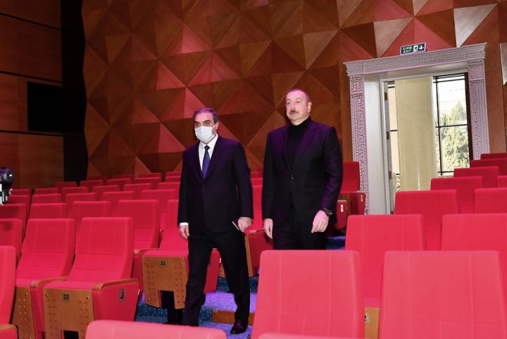 İlham Əliyev Teatrın yeni binasının açılışında iştirak edib