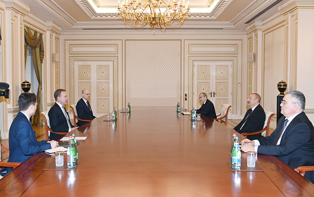 İlham Əliyev Dünya İqtisadi Forumunun prezidentini qəbul etdi