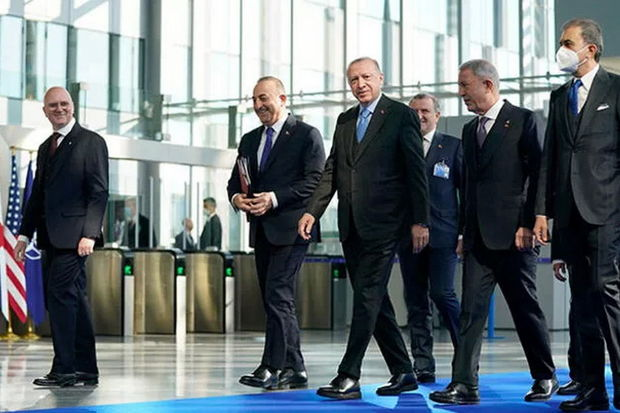 Dünya liderləri bir arada: NATO toplantısından