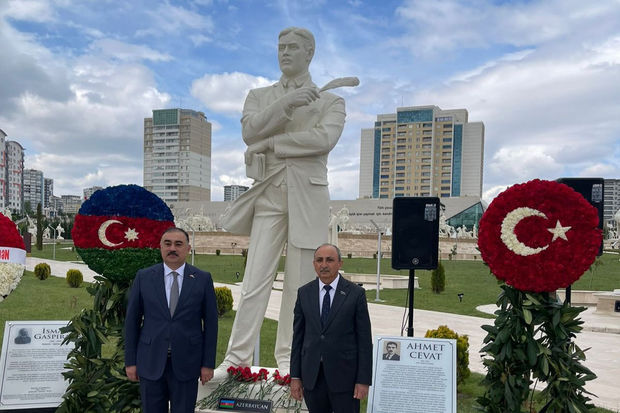 Ankarada Əhməd Cavadın heykəli açıldı