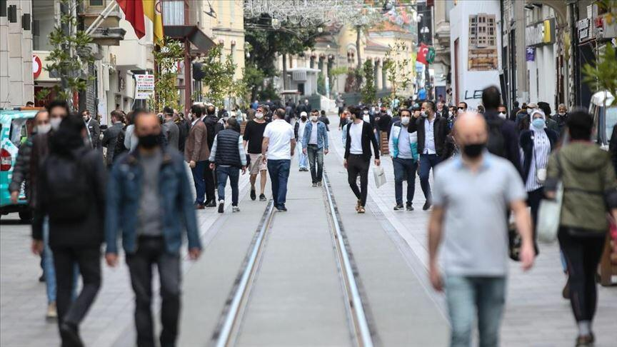 Türkiyədə COVID-19-a yeni yoluxma hallarının sayı 1000 nəfərdən az olub