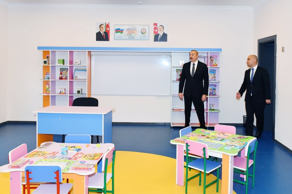 Prezident İlham Əliyev paytaxtın Binəqədi rayonunda yeni inşa olunan 335 nömrəli məktəbin açılışında iştirak edib