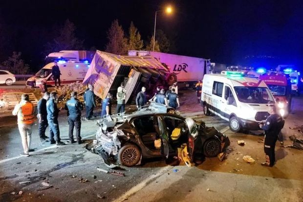 Türkiyədə 13 avtomobil toqquşdu: Çox sayda ölən və yaralanan var