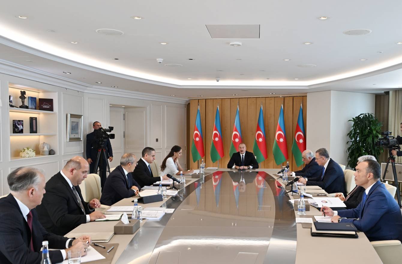 Prezident İlham Əliyev 2023-cü ilin altı ayının sosial-iqtisadi yekunlarına həsr olunmuş müşavirədə çıxış etmişdir
