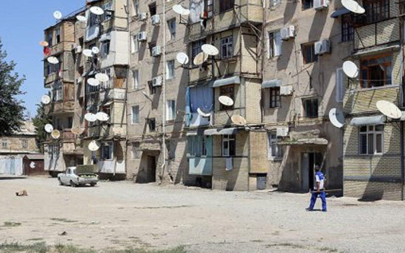 Bakı Şin Zavodunun yataqxanasının sökülməməsinə dair sərəncamın arxasında kimlər dayanır və niyə gecikdirilir?