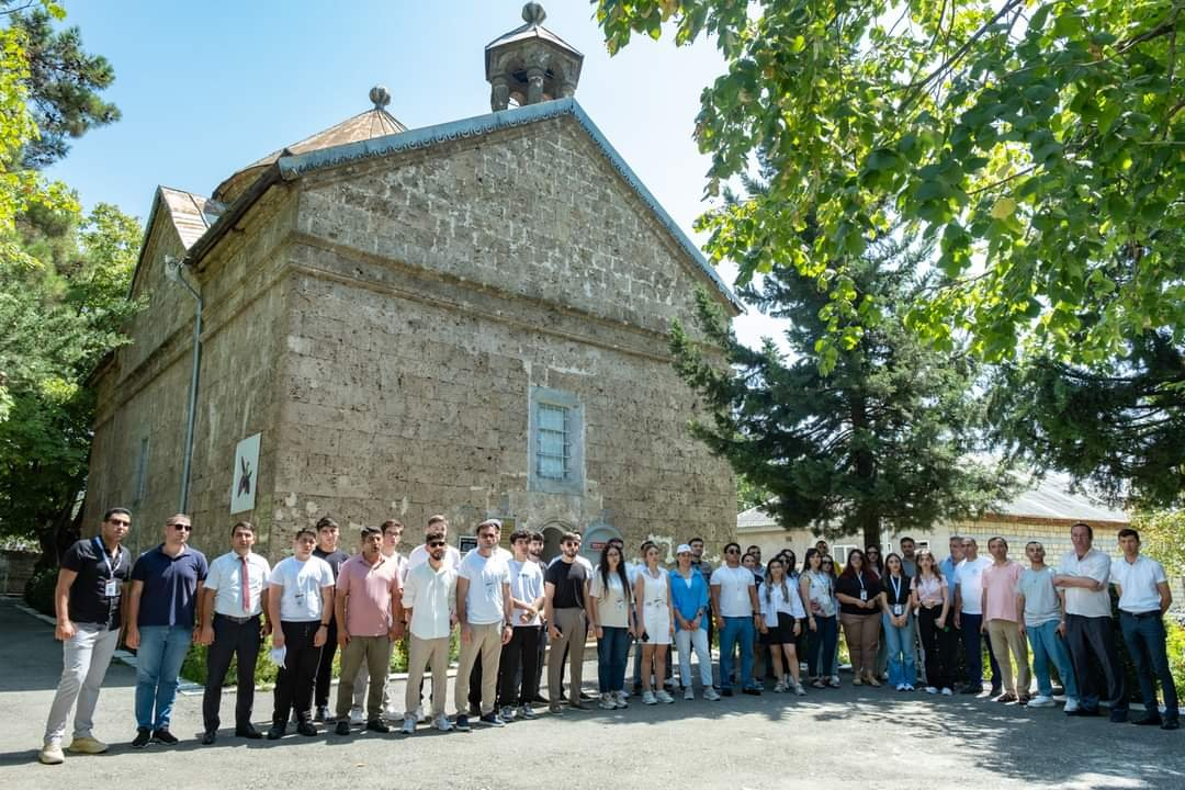 Oğuzda Fondun könüllüləri və tələbələr üçün təşkil edilən "Yay məktəbi" öz işini davam etdirir