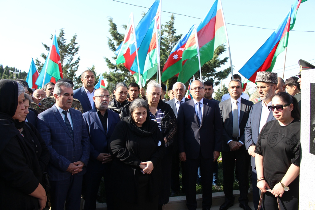 Səbail rayonunda Anım Günü ilə əlaqədar şəhidlərin məzarları ziyarət olundu