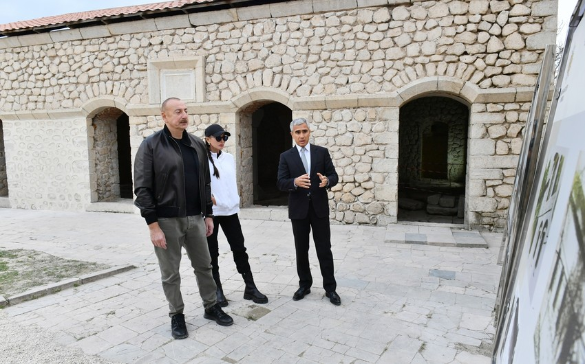 Prezident Heydər Əliyev Fondunun Şuşanın Mamayı məscidində apardığı bərpa işləri ilə tanış olub