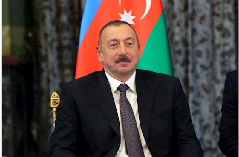 Prezident İlham Əliyev  yeni il münasibətilə Azərbaycan xalqını təbrik etmişdir