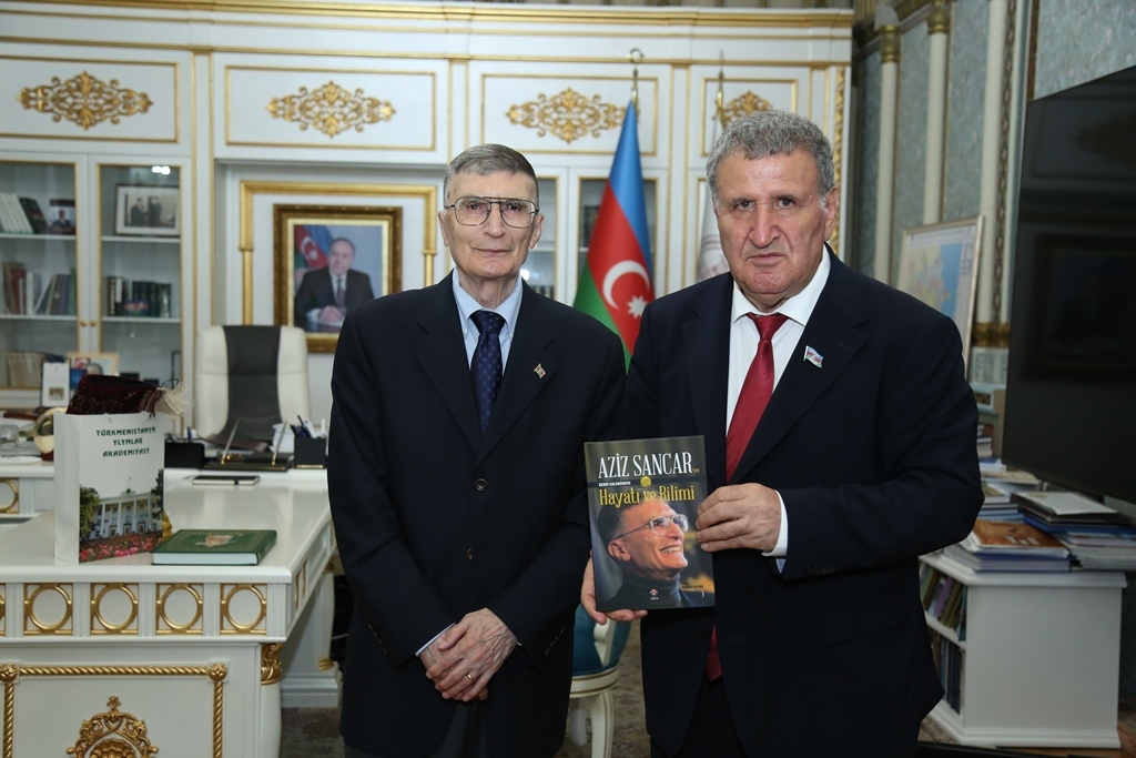 Akademik İsa Həbibbəyli Nobel mükafatı laureatı Əziz Sancarla görüşüb