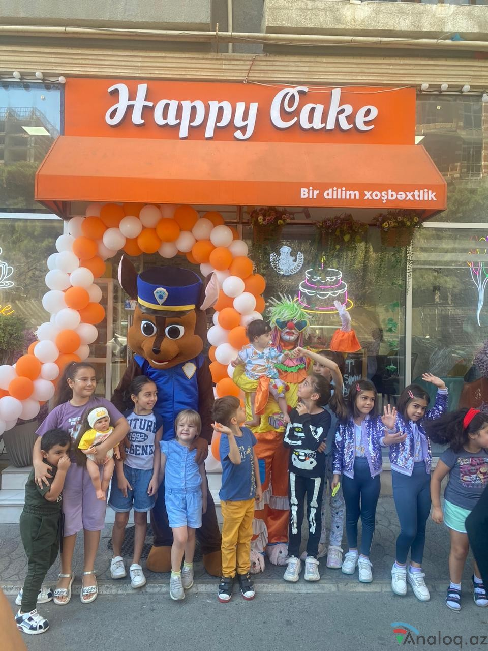 “HAPPY CAKE” Bilik günü münasibətilə şagirdlər üçün şənlik mərasimi təşkil edib