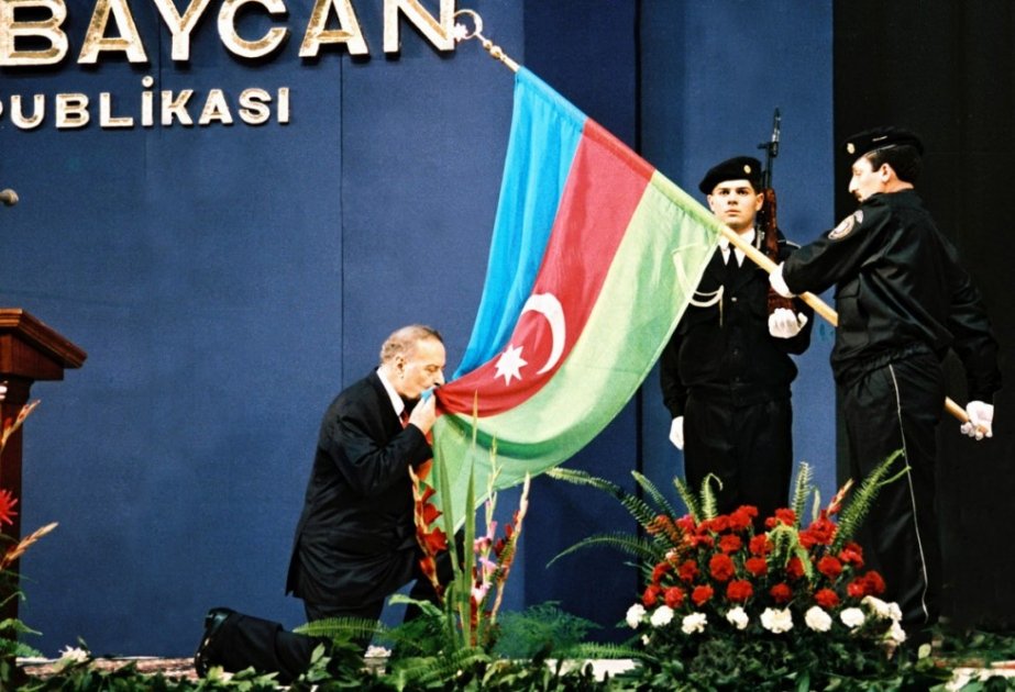 3 Oktyabr 1993-cü il Müstəqil Azərbaycanın  günəşinin parladığı gündür