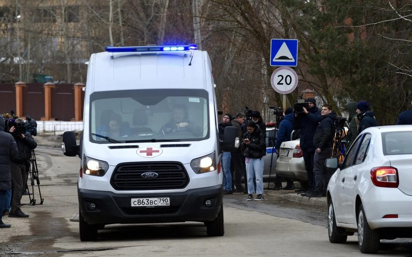 Moskva vilayətində ticarət mərkəzində silahlı insident olub, yaralananlar var