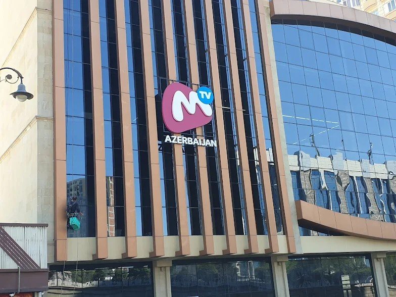 Azərbaycan – Dövlətçilik ruhunu yaşadan milli kanalın 13 yaşı tamam olur