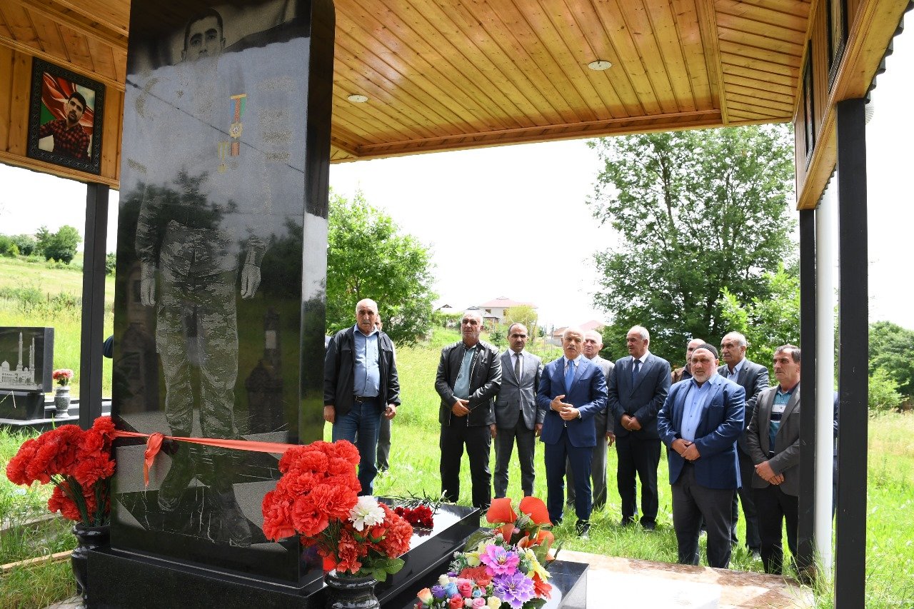 Masallının Güllütəpə ərazisində şəhid məzarları rayon rəhbəri tərəfindən ziyarət olundu