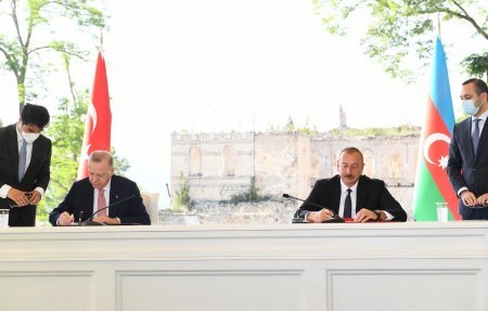 “Şuşa Bəyannaməsi” Azərbaycan-Türkiyə münasibətlərinin ən yüksək zirvədə olduğunu göstərən mühüm sənəddir